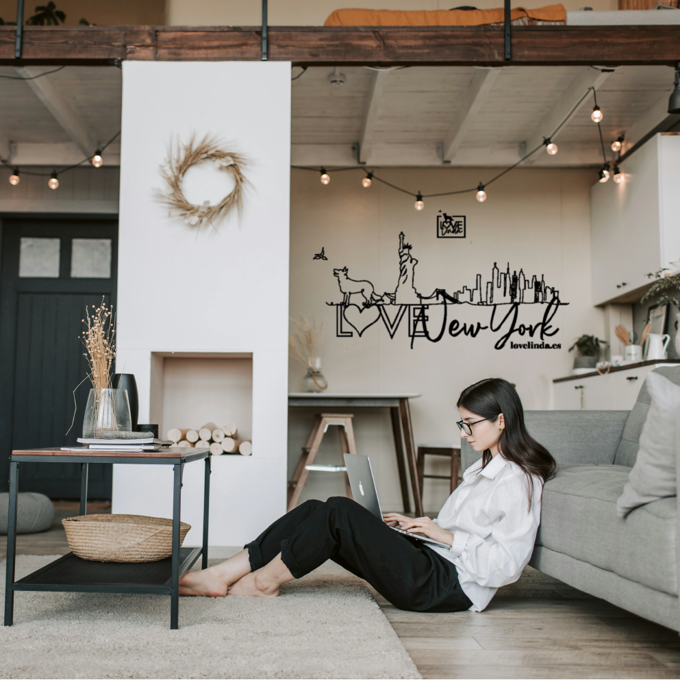 Vinil PERSONALITZABLE per a paret LOVE SKYLINE
